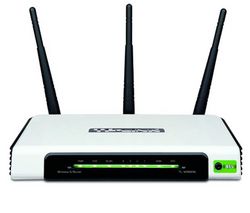 TP-LINK Router WiFi 300 Mbps TL-WR940N + prepínač 4 porty
